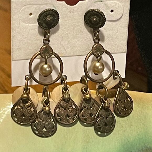 Mother of Pearl Pendant Necklace + 2 Baroque Pearl stretch Bracelets + Earrings - Picture 5 of 5